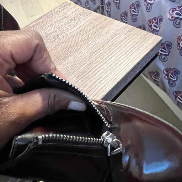 Shoes - Picture 6 of 8